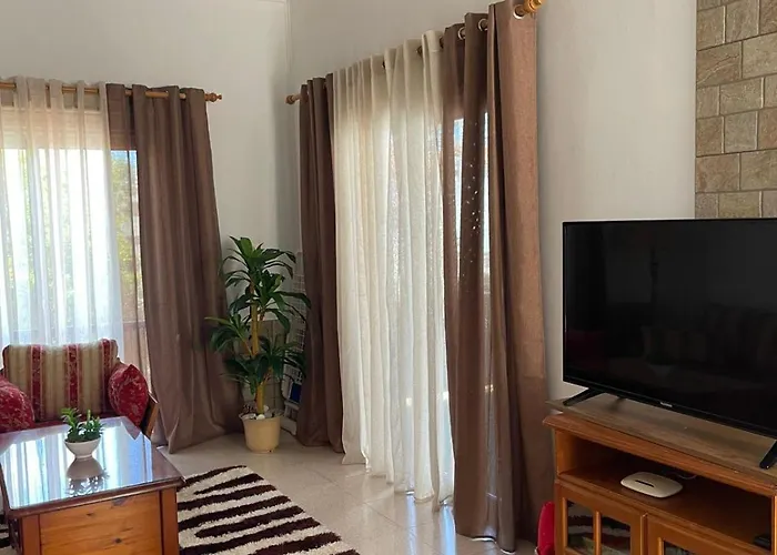 アパート Limnaria Westpark 2 Bdrm 122 パ フォス