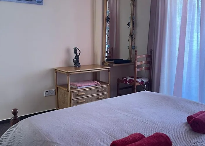 アパート Limnaria Westpark 2 Bdrm 122 パ フォス